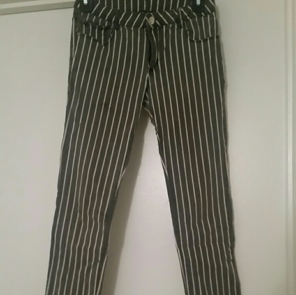 Grey/White Striped Skinny Pants